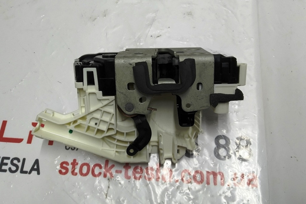 Замок двери передней левой Tesla model 3 1068964-00-M Київ - зображення 1