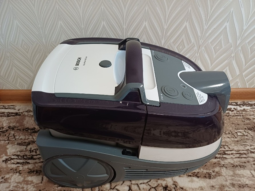 Пилосос миючий з аквафільтром Bosch BWD41740 Кропивницький - зображення 3