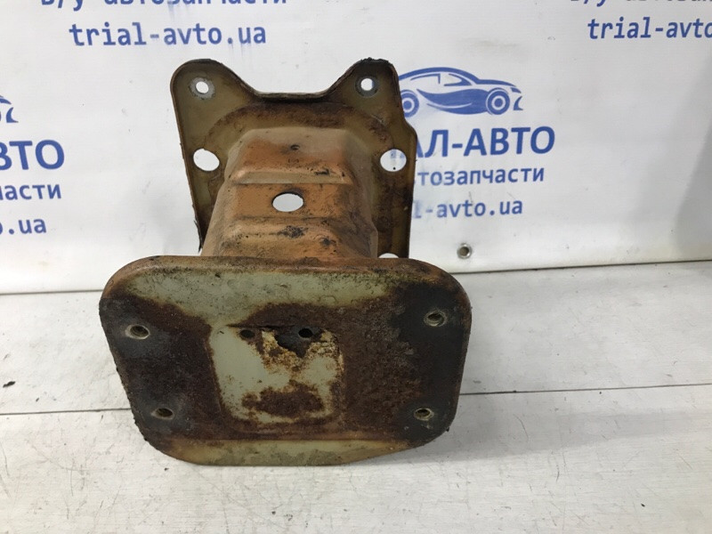 Кронштейн усилителя переднего бампера Chevrolet Captiva C100 2.4 БЕНЗИН Z24SED 2006 лев. (б/у) Киев - изображение 2