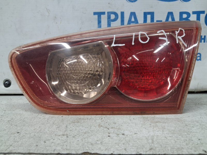 Фонарь задний внутренний правый Mitsubishi Lancer 10 2.0 БЕНЗИН 4B11 2007 (б/у) Киев - изображение 1