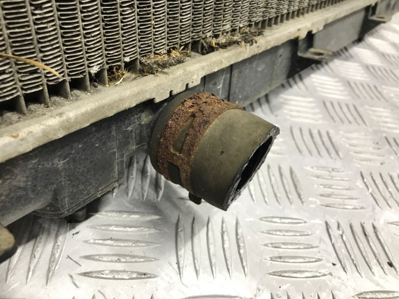 Радиатор основной Mitsubishi Lancer 9 1.6 БЕНЗИН 4G18 2003 (б/у) Киев - изображение 5