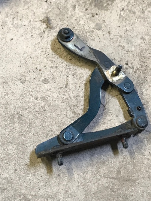 Бу петля крышки багажника левая Renault Laguna 1 хетчбэк, 7700823677 Кропивницкий - изображение 1