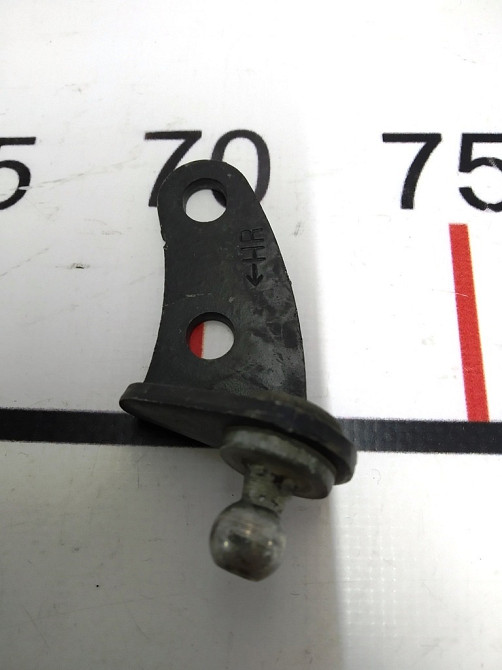 Кронштейн крепления амортизатора капота правый капот Tesla model S, model S REST 1008840-00-C Киев - изображение 1