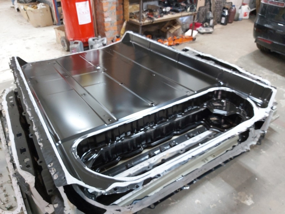 Крышка верхняя основной батареи Mid Range Tesla model 1104432-00-M Київ - зображення 2