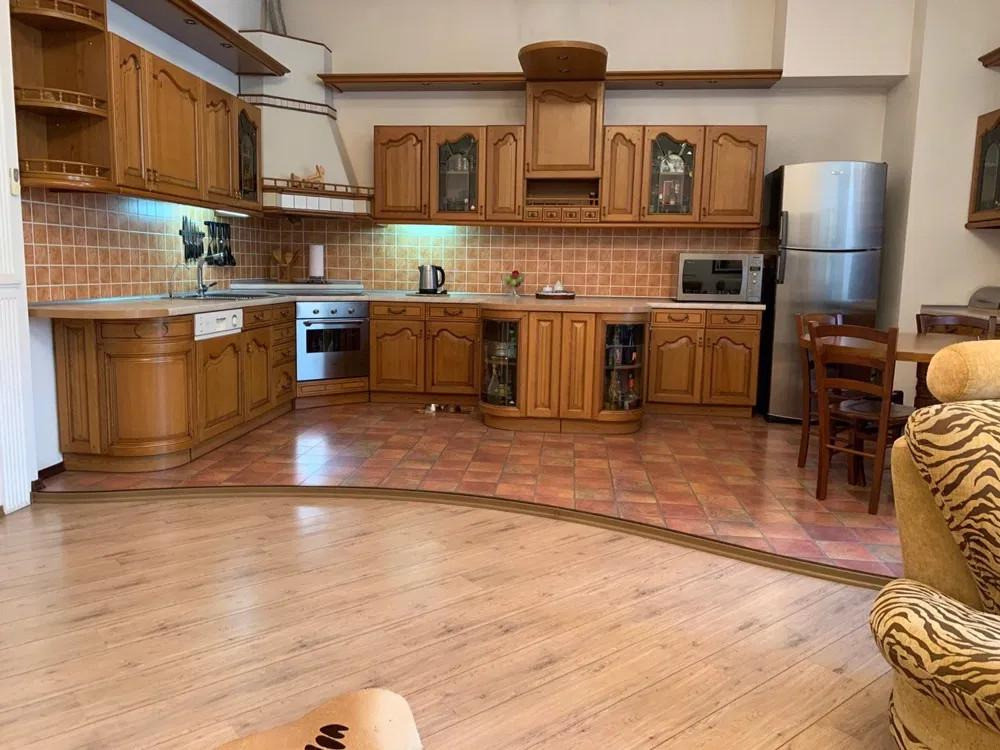 Продам. 3-к.кв. 2/3, центр ул.Воскресенская Днепр - изображение 1