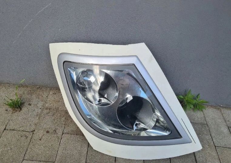 1784823 Фара противотуманная верхняя правая DAF XF 106 Euro 6 Львов - изображение 1