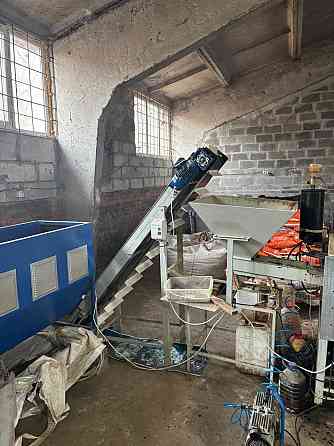Продам вирбничу лінію для виготовлення кормів дл котів собак риб та інших тварин. Луцьк