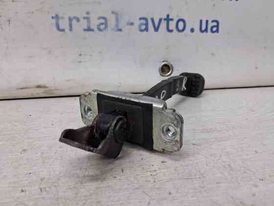 Ограничитель двери задний правый Chevrolet Captiva C140 2.2 DIESEL Z22D1 2006 (б/у) Київ