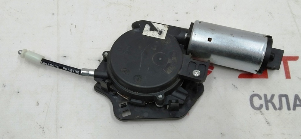 Электродвигатель разблок. мех. перемещ. (салазок) двойного левого сиденья 2-го ряда в сборе с кронш. Київ - зображення 2