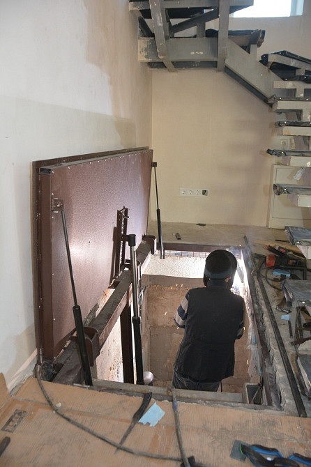 Напольный люк в подвал с электроприводом. "Броневик" Дніпро - зображення 4