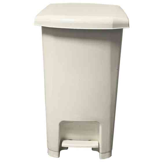 Ведро для мусора с педалью 9 л прямоугольное белое Planett Київ
