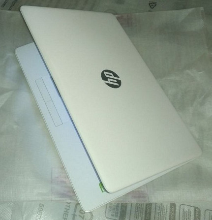 Ноутбук HP Notebook 15-da0223ur White Київ - зображення 1