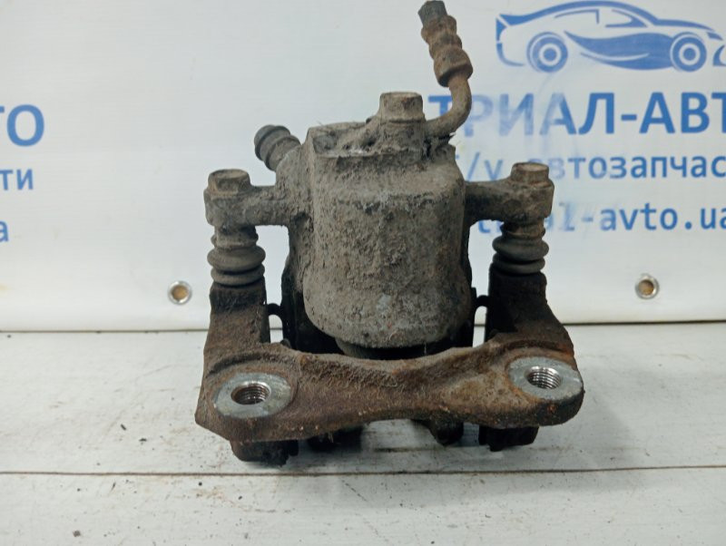 Суппорт задний правый Toyota RAV 4 A40 2.2 DIESEL 2ADFTV 2012 (б/у) Киев - изображение 3