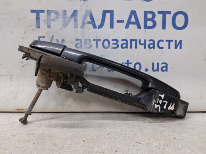 Ручка двери внешняя передняя левая Toyota Avensis T25 1.8 БЕНЗИН 1ZZFE 2002 (б/у) Київ - зображення 2