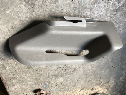 Б/у накладка ремня безопасности Renault Megane 2 8200334227 Cabriolet правая. Кропивницкий - изображение 1