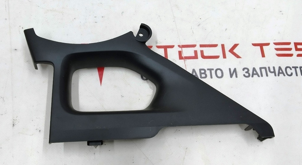 Накладка декоративная опоры каркасов сидений 2-го ряда 60/4правая Tesla model X 3123713-03-A Київ - зображення 1