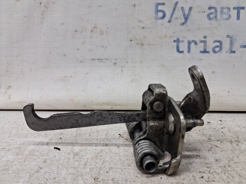 Ограничитель двери задний правый Dacia Duster HS 1.5 DIESEL K9K 2010 (б/у) Киев - изображение 1