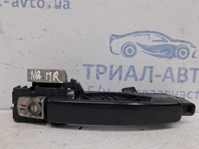 Ручка двери внешняя передняя правая Nissan Qashqai J10 2.0 БЕНЗИН MR20DE 2006 (б/у) Киев - изображение 1