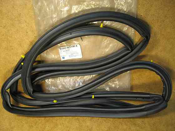 Уплотнитель передней двери Lacetti Дніпро