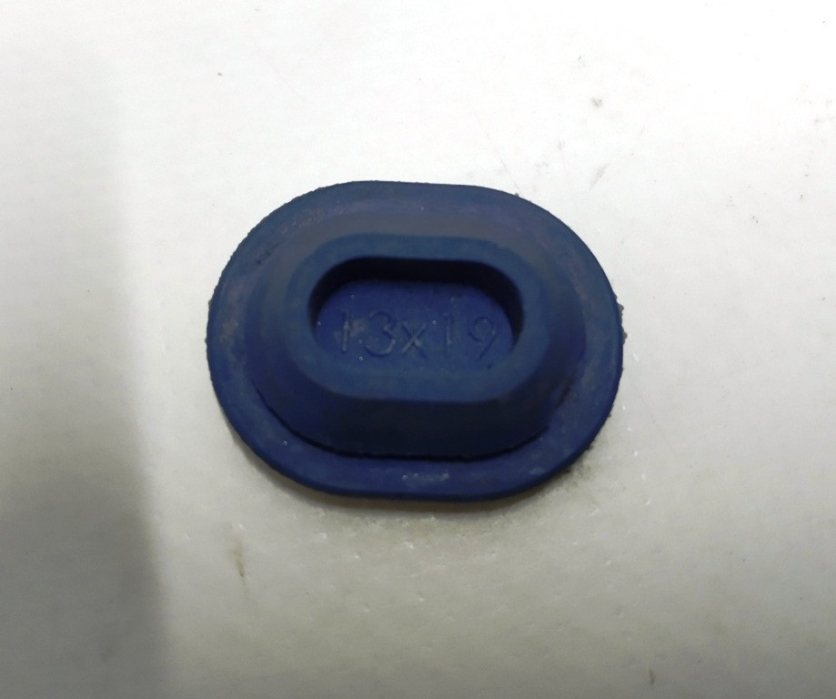 Заглушка резиновая (13мм x 19мм) Tesla model 3, model X 1133968-00-B Киев - изображение 3