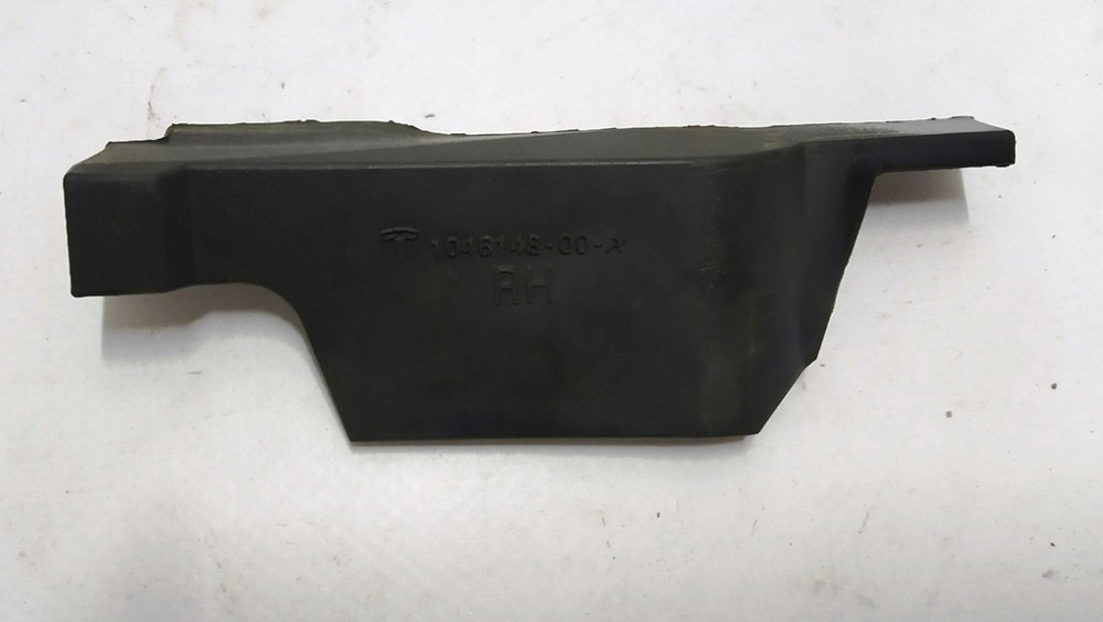 Резинка уплотнительная дверная правая Tesla model S, model S REST 1046148-00-A Київ - зображення 1