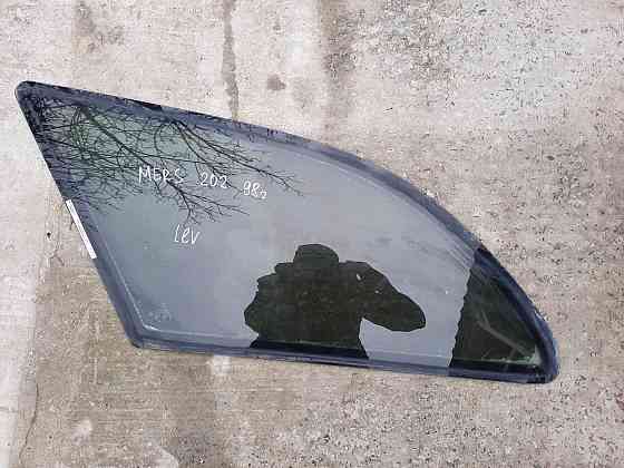 2026701012 Стекло боковое Разборка Mercedes W202 2026701212 Дніпро