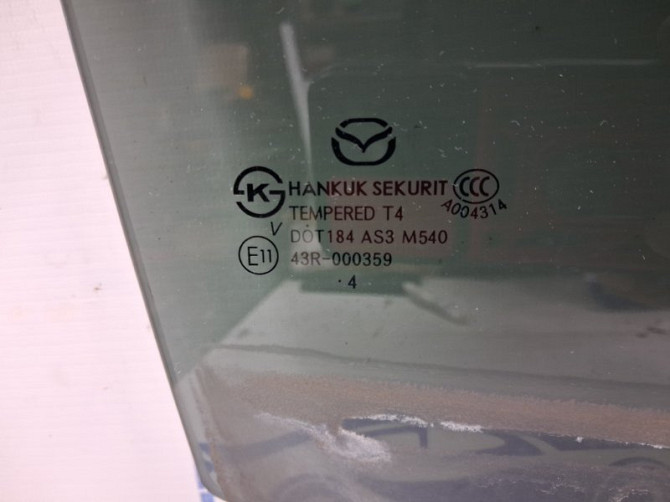 Стекло двери заднее правое Mazda 3 BM 2.2 DIESEL 2013 (б/у) Київ - зображення 3