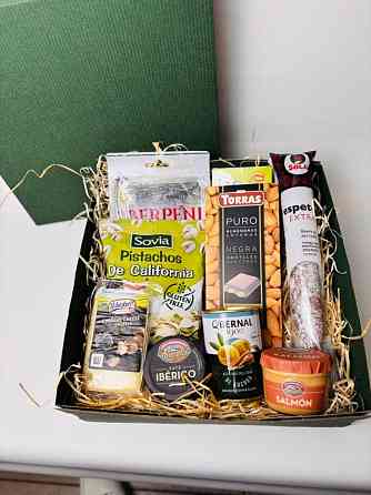 Подарунковий продуктовий набір Maxi Box – вишуканий смак у кожній деталі Житомир