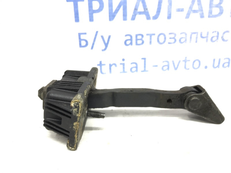 Ограничитель двери передний левый Toyota Avensis 2002-2010 6861005040 (Арт. 43067) Київ - зображення 1