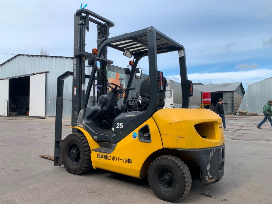 Вилочный автопогрузчик Komatsu, с боковым смещением и мачтой 4.5 метра. Винница - изображение 3