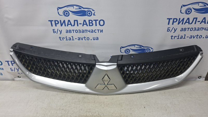 Решетка радиатора Рестайлинг Mitsubishi Lancer 9 1.6 БЕНЗИН 4G18 2003 (б/у) Киев - изображение 1