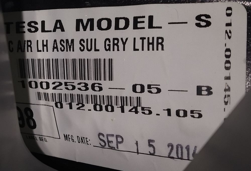 1Облицовка стойки C нижняя левая LTHR GREY (отломано одно из креплений) Tesla model S 1051768-05-C Киев - изображение 4