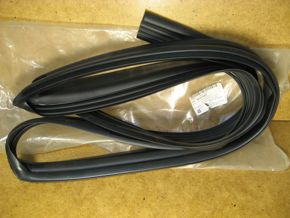 Уплотнитель стекла передней двери Nubira Дніпро - зображення 1