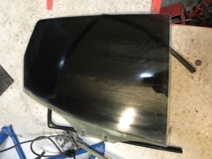 Бу стекло двери задней правой Mercedes W168, A1687350200 Кропивницький - зображення 1