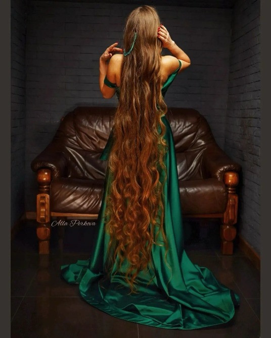 Хочете підстригтися і заробити? Продати жіноче, дитяче, волосся у Києві можна у нас Вайб 0961002722 Київ - зображення 1