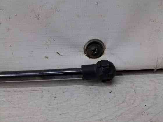 Амортизатор крышки багажника Toyota Avensis 2002-2010 6895009340 (Арт. 71313) Київ