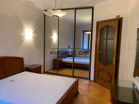 Продаж 4-кімнатої квартири, метро Вокзальна, вул. Шовкуненко. Код 21147682 Киев