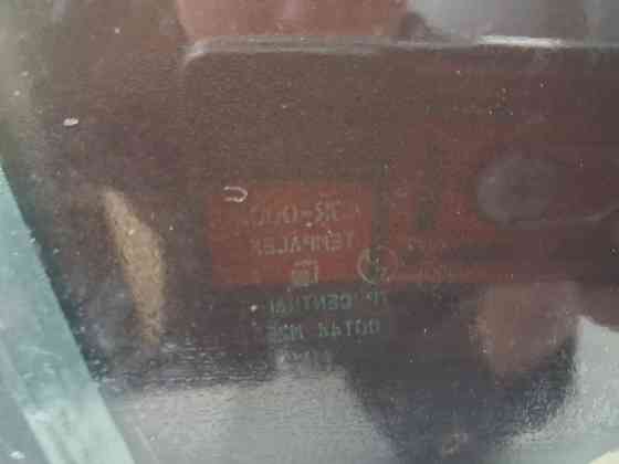 Стекло двери переднее правое Infiniti FX S50 3.5 БЕНЗИН VQ35DE 2002 (б/у) Киев