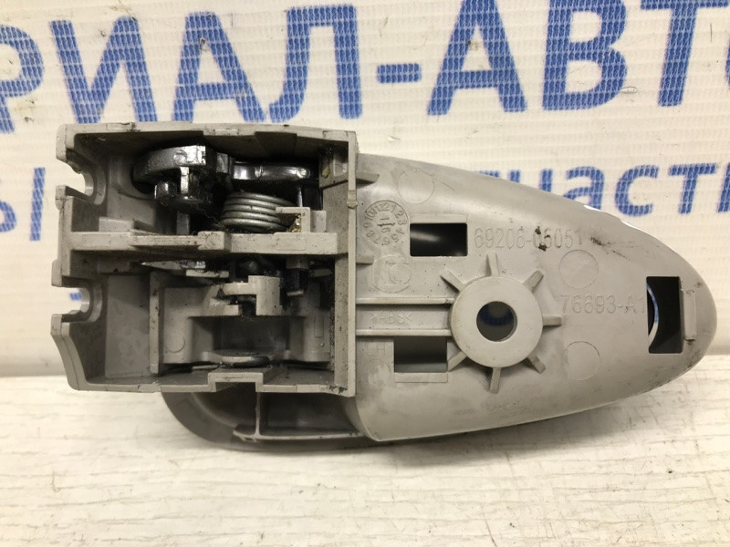 Ручка двери внутренняя левая Toyota Avensis T27 2.0 DIESEL 2009 (б/у) Киев - изображение 3