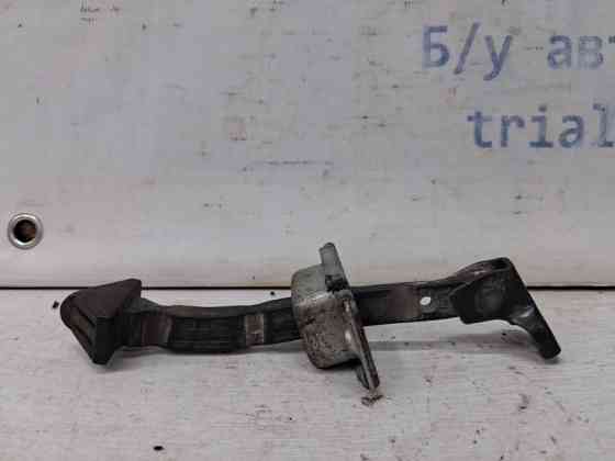 Ограничитель двери задний левый Mazda 3 BK 1.6 БЕНЗИН Z6 2003 (б/у) Киев