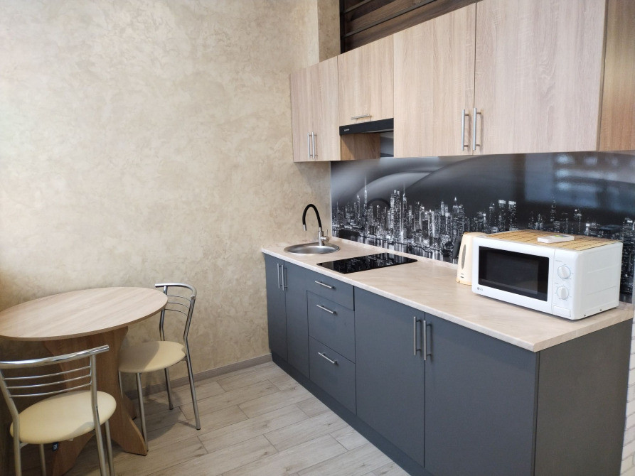 Здам. 1-к. 3/3, вул. Артюшенко 1, район "Старого мосту", Дніпро - зображення 1