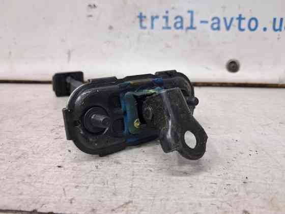 Ограничитель двери передний правый Hyundai Santa fe 2012-2019 793902W010 (Арт. 69902) Киев