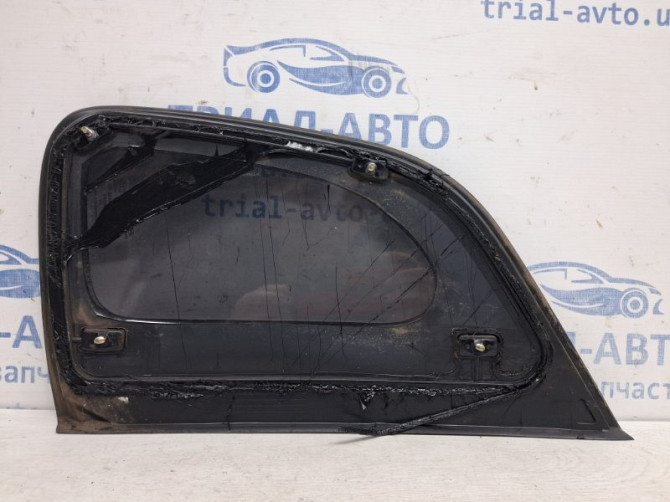 Стекло в кузов заднее левое Hyundai Tucson JM 2.0 DIESEL D4EA 2004 (б/у) Київ - зображення 3
