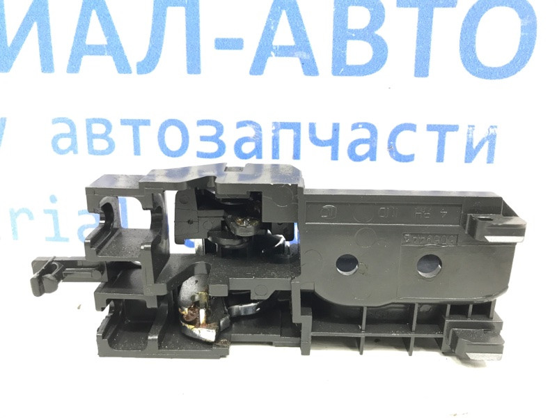 Ручка двери внутренняя правая Toyota Avensis T25 1.8 БЕНЗИН 1ZZFE 2002 (б/у) Киев - изображение 3