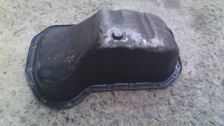 Поддон картера двигателя 048103601 Ауди 100 , 1.8 оригинал Винница - изображение 3