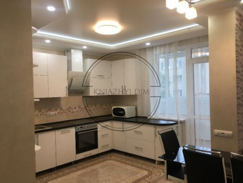 Простора, комфортна 3-х к. Кв. біля ст. м. Політехнічний інститут. № 11153130 Киев - изображение 1