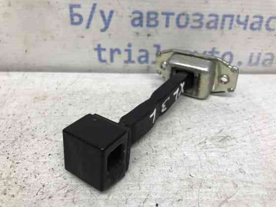 Ограничитель двери задний левый Mitsubishi Outlander XL 2.2 DIESEL 4N14 2007 (б/у) Київ