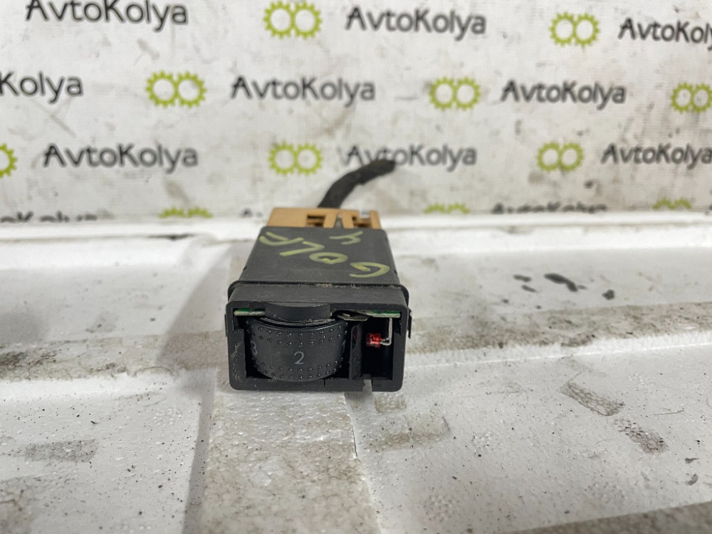 Кнопка подогрева сиденья VW Golf IV 1997-2003 (1J0963564B) Ковель - изображение 1