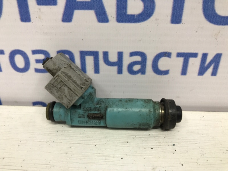 Форсунка топливная Toyota Camry XV30 2.4 БЕНЗИН 2AZFE 2001 (б/у) Киев - изображение 1
