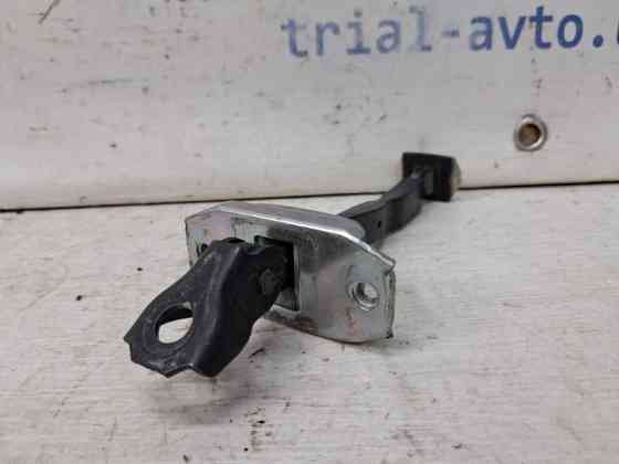 Ограничитель двери задний левый Nissan Qashqai J11 1.2 БЕНЗИН HRA2DDT 2013 (б/у) Київ